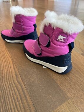 Sorel Kids Pink and Navy Faux-Fur Snow Boots